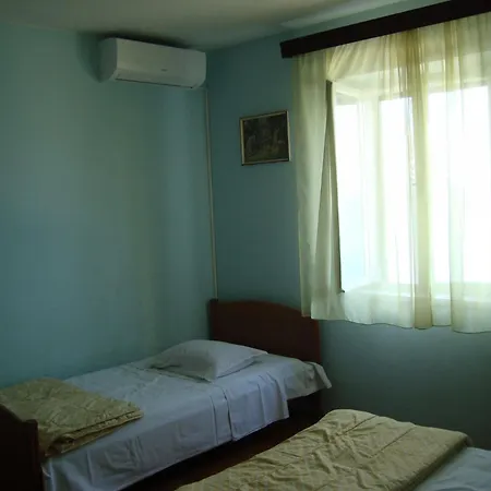 Stric Apartment *